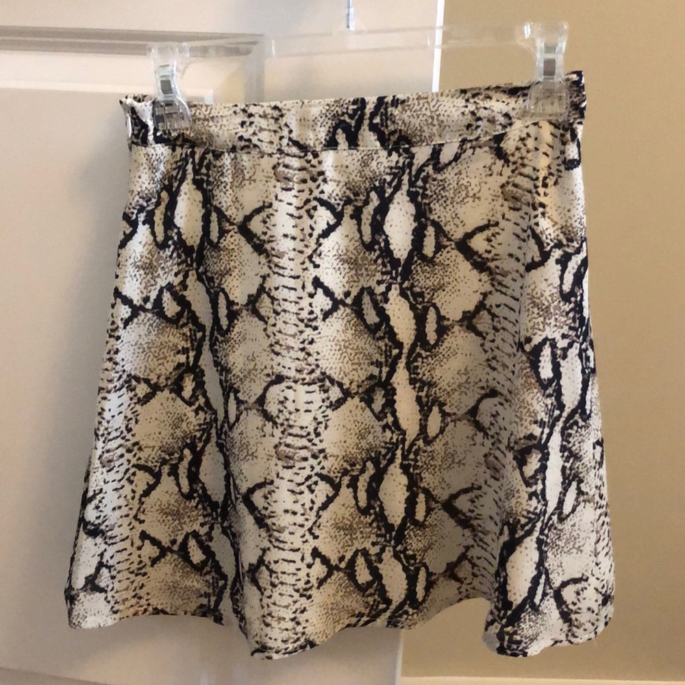 Snake skin flowery skirt